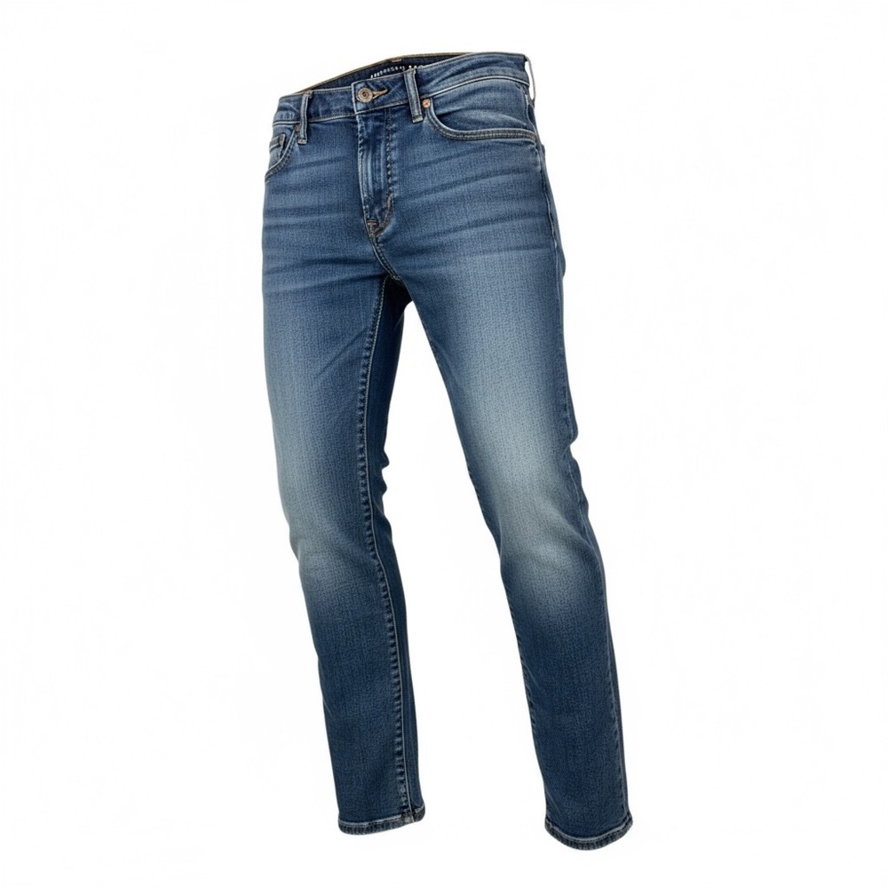 American Eagle denim jeans 31 x 32 lightly distressed